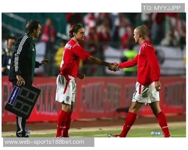 哈格里夫斯称赞曼联防守出色进攻能力依旧强劲