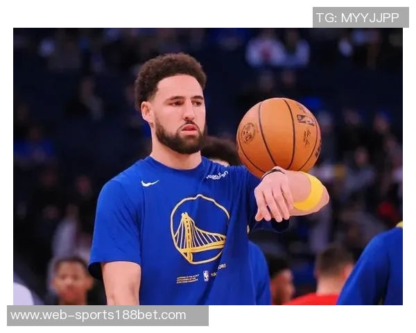 铁观音表现平平克莱全场手感冰凉仅得5分1篮板1助攻